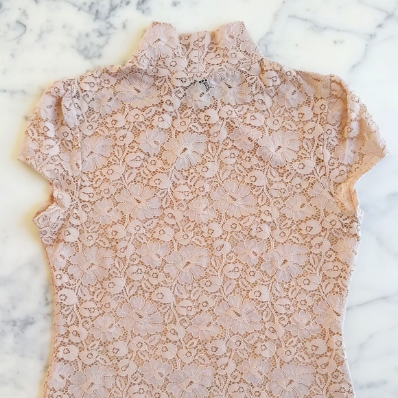 NWOT.Express Nylon and Spandex All Lace Short Sleeve Highneck Stretchable Blouse - Picture 6 of 6